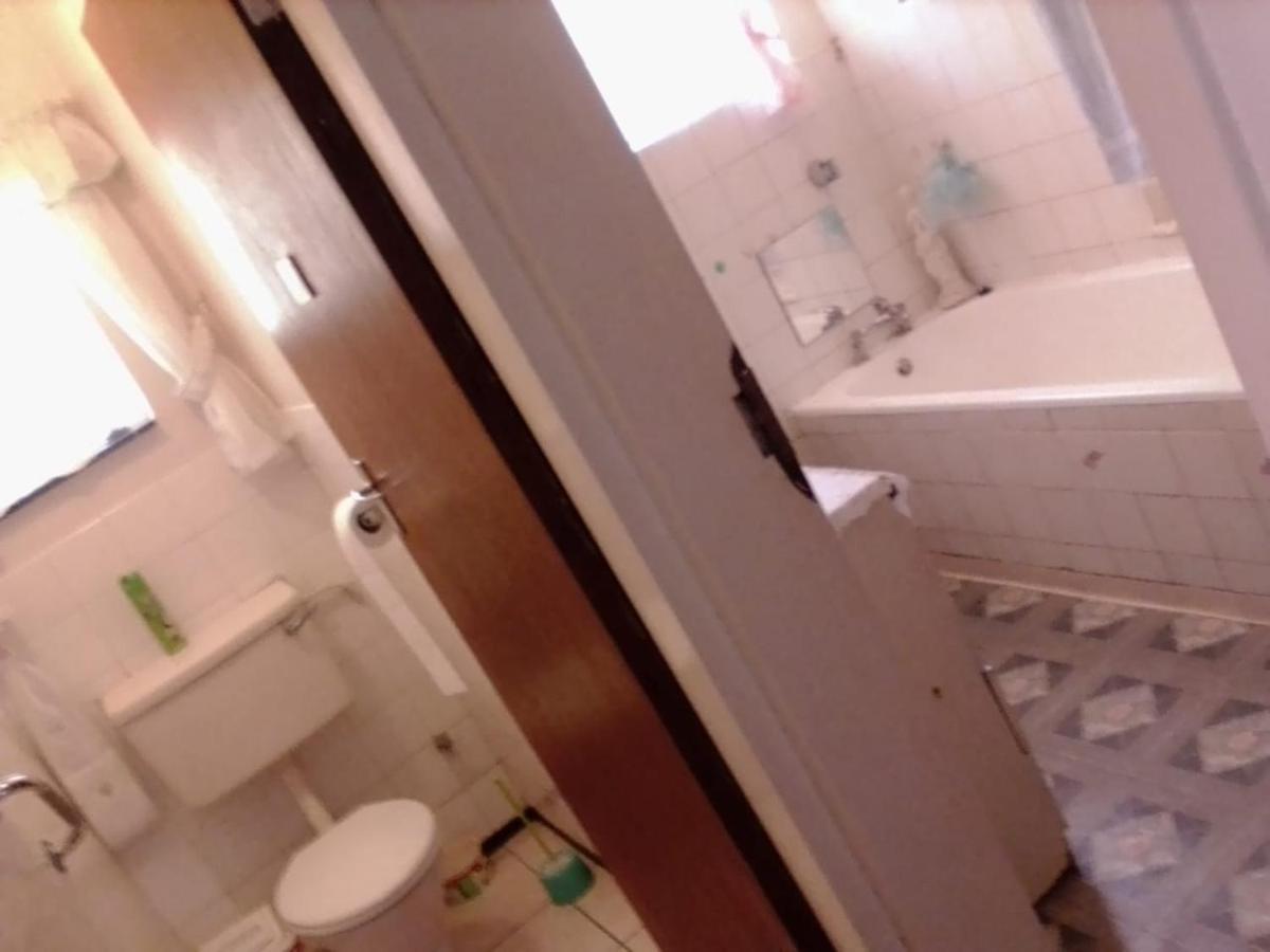 Heila'S In House Family Room-Homestay! Bloemfontein Esterno foto