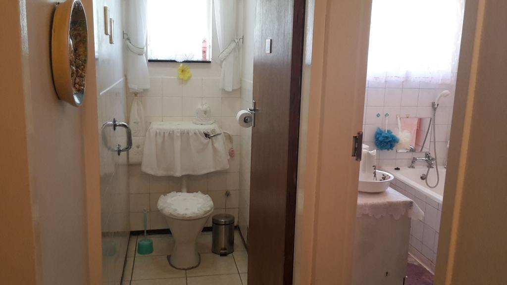 Heila'S In House Family Room-Homestay! Bloemfontein Esterno foto